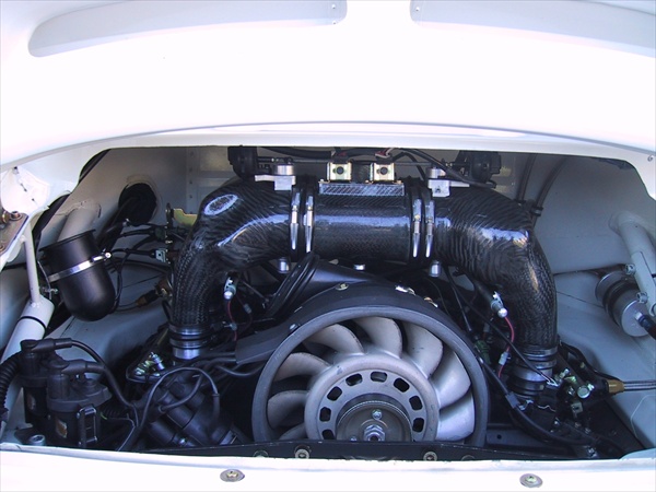 3,8 ltr. Rennmotor mit Carbon Ansauganlage