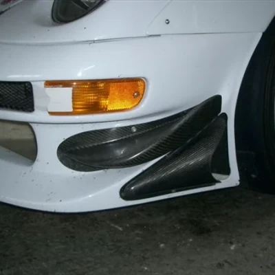 Batmans seitlich in Sicht Carbon